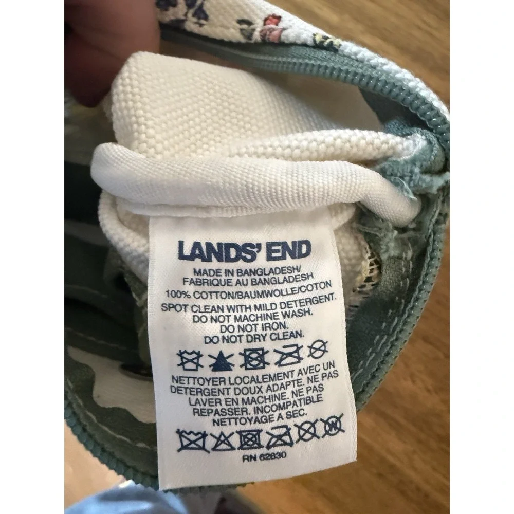 Lands' End Medium Canvas Zipper Pouch Wristlet‎ Floral